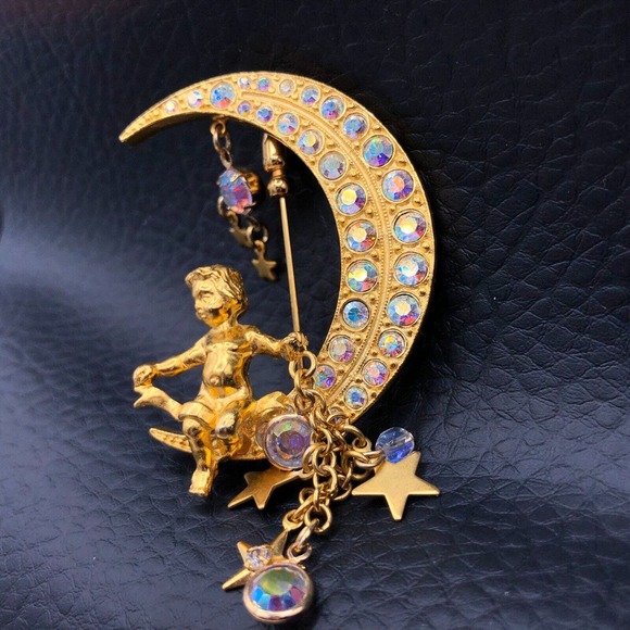 Kirks Folly Brooch Cherub Riding AB Moon Star Charms Vintage Boxed Gold Tone Pin - Picture 2 of 12